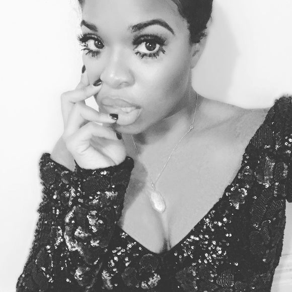 Meet your Posher😊.