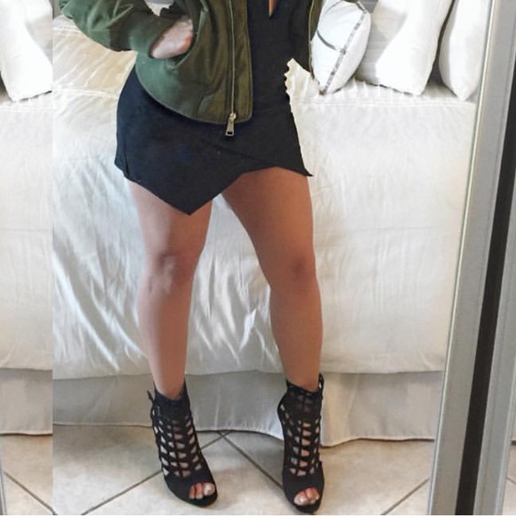 Black caged Mariah heels SZ 8 simmishoes - Picture 2 of 3