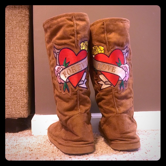 Fuzzy winter boots