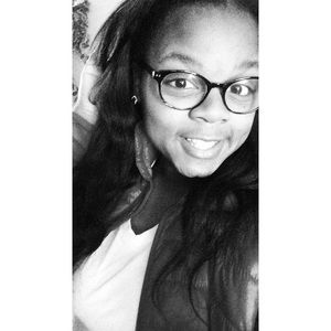 Meet your Posher, Tia