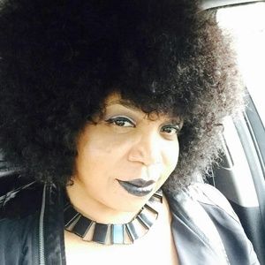 Meet your Posher, Debra