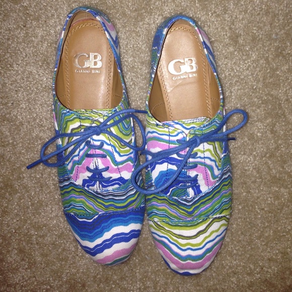 Gianni Bini lace up shoes - Picture 1 of 4