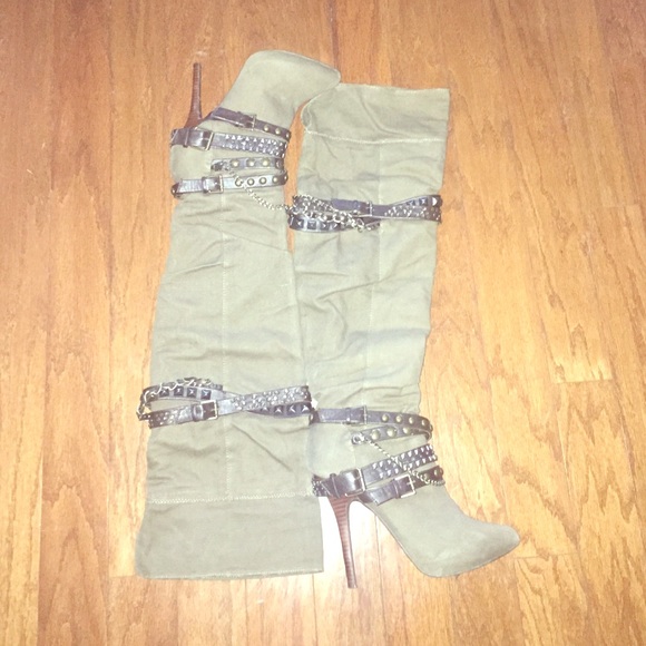 Shoe sale!! Fun, fun, fun knee high boots!