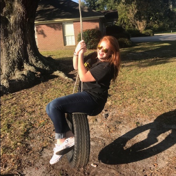 Meet your Posher, Whitney - Picture 2 of 4