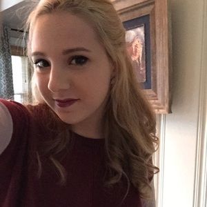 Meet your Posher, Chloe