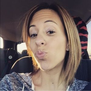 Meet your Posher, Holly