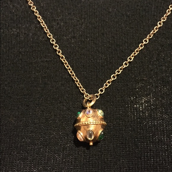 Jewelry - Golden orb necklace