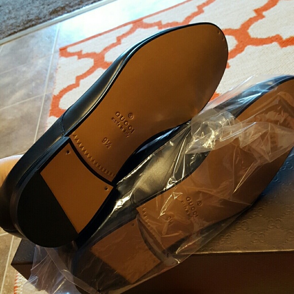 Leather black luxury Gucci shoes - Picture 3 of 3