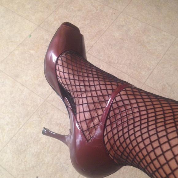 Shoes-TEMPORARY PRICE CUT - Picture 3 of 4