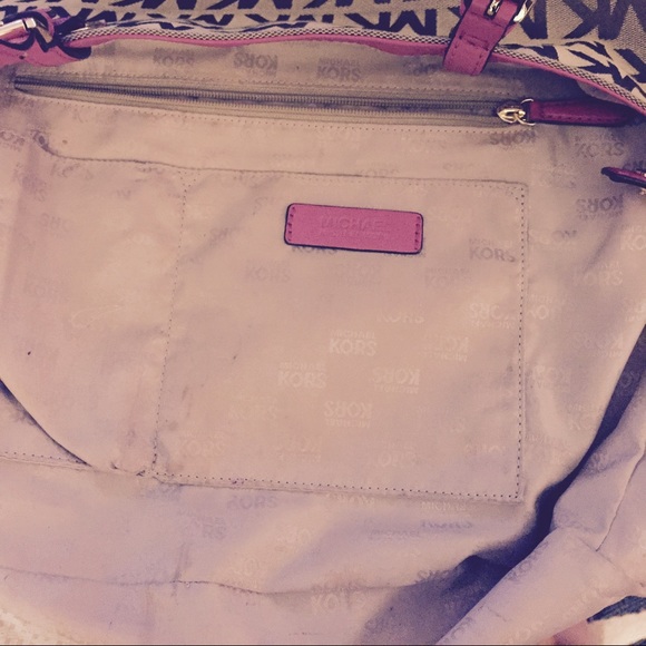 Authentic mk purse sold!!! On another site!!! - Picture 4 of 4