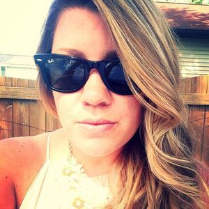 Meet your Posher, Liz