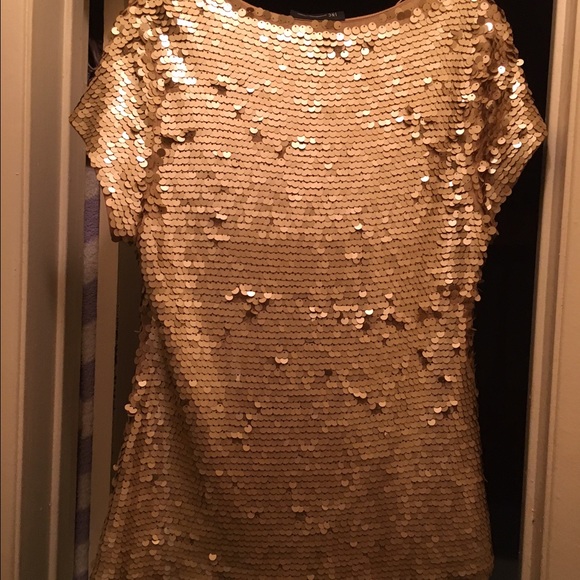 Beautiful gold holiday drape top - Picture 4 of 4
