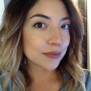 Meet your Posher, Ana