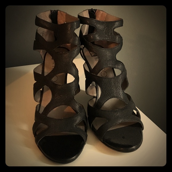 Size 7 Via Neroli wedge