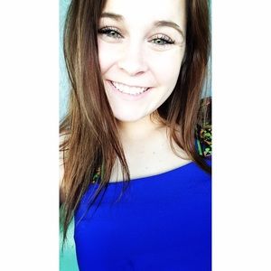 Meet your Posher, Danielle