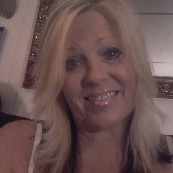 Meet your Posher, Angie
