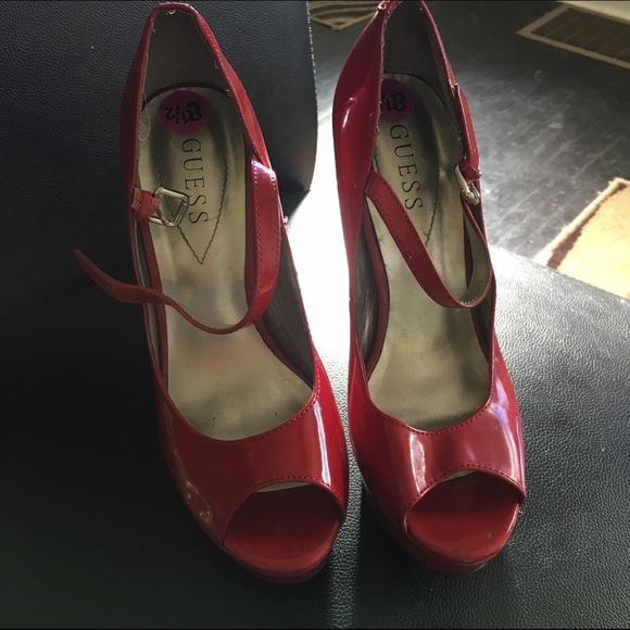 Guess heel