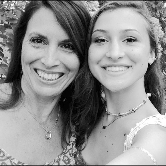 Meet your Posher, Connie - Picture 2 of 4