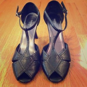 Mossimo // black retro pumps