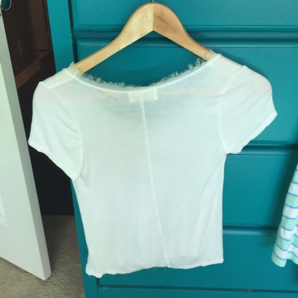 flowy white tee - Picture 2 of 3