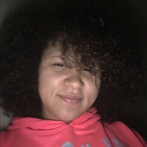 Meet your Posher, Monique