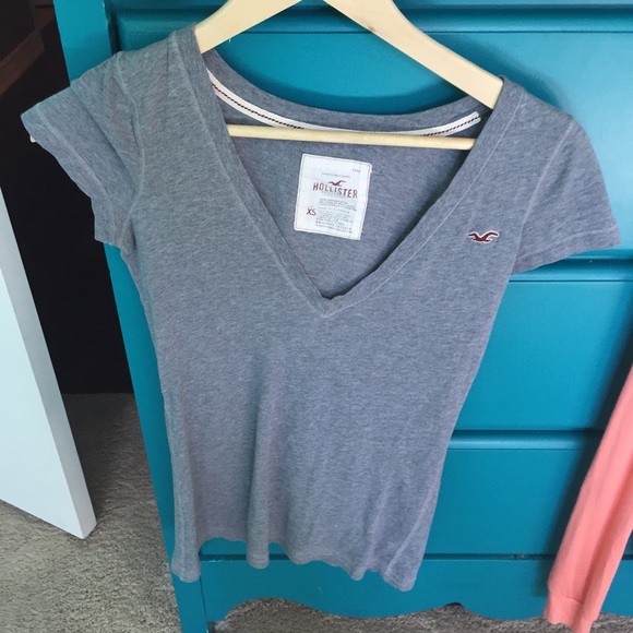 HOLLISTER GRAY V NECK