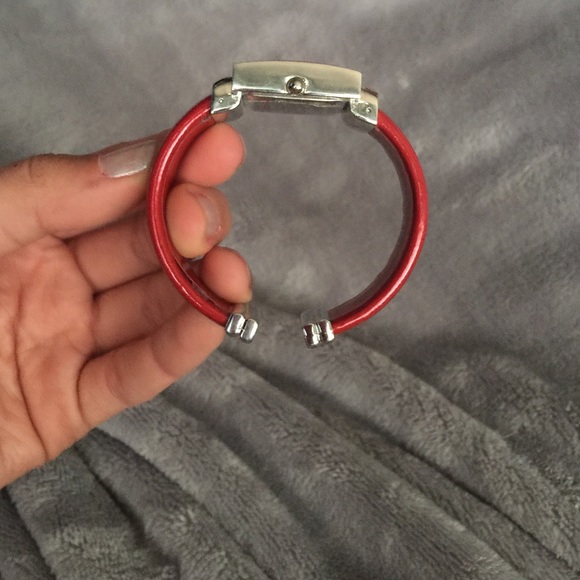 Red adjustable watch - Picture 2 of 4