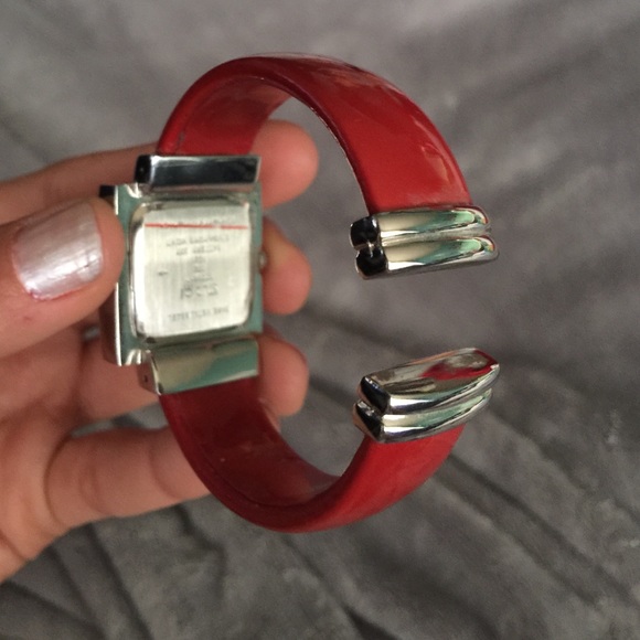 Red adjustable watch - Picture 4 of 4