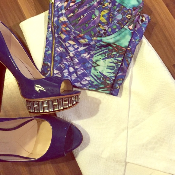 Dresses & Skirts - ‼️SOLD‼️White Mini Skirt