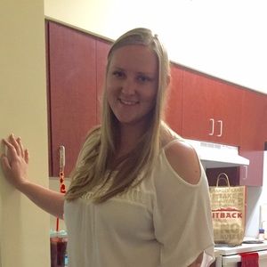 Meet your Posher, Deana