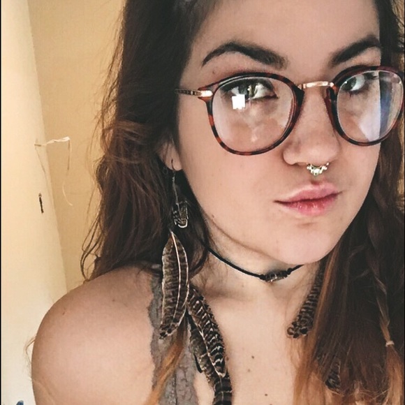 Meet your Posher, Caroline - Picture 2 of 4