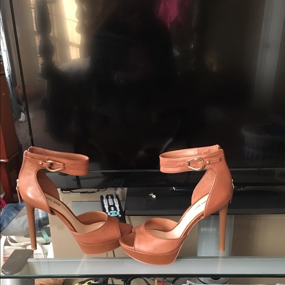 /Sold on Mer-cari today sorry - Picture 2 of 3