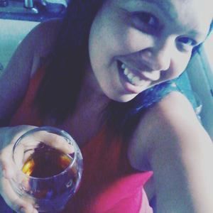 Meet your Posher, Damaris