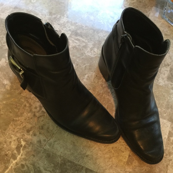 Bandolino black leather ankle boots