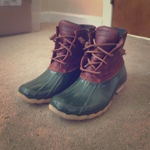 Selling Sperry Salt Water Duck boots!