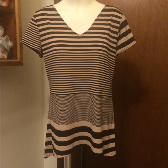 Tops - NWOT Stunning Tan and Black Top.  Must Bundle