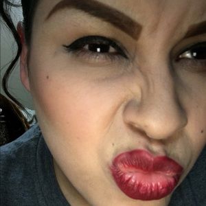 Meet your Posher, Nely