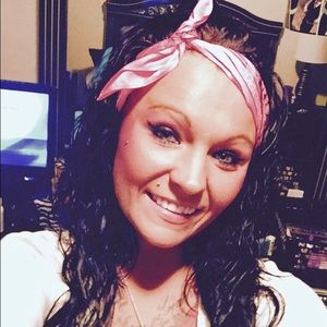 Meet your Posher, Nikki