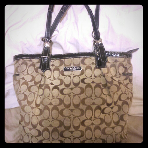 FLASH SALE Beautiful Coach Bag