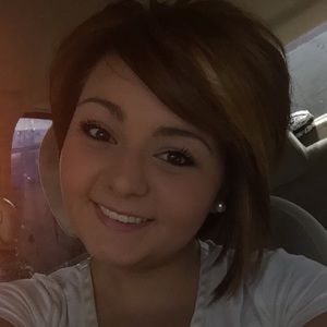 Meet your Posher, Abigail