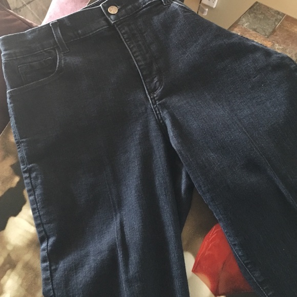 NYDJ stretch capris size 14 dark denim.