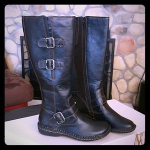 Brand new Tall BOC LEATHER Boots NWT in box