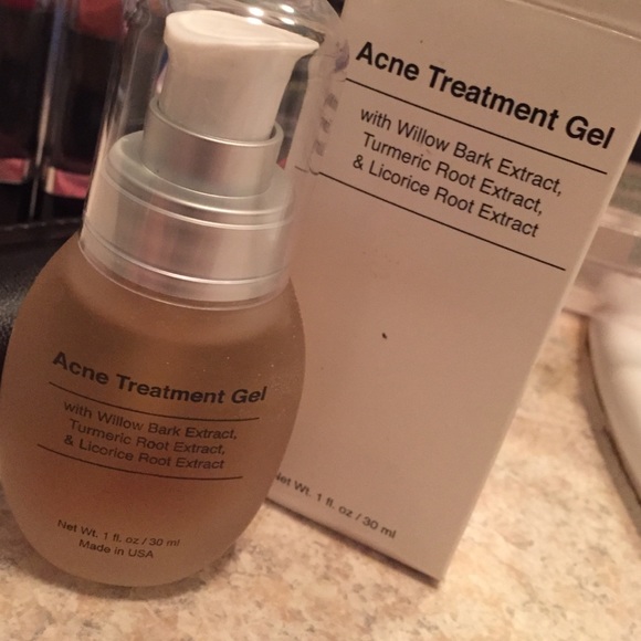 Acne treatment gel