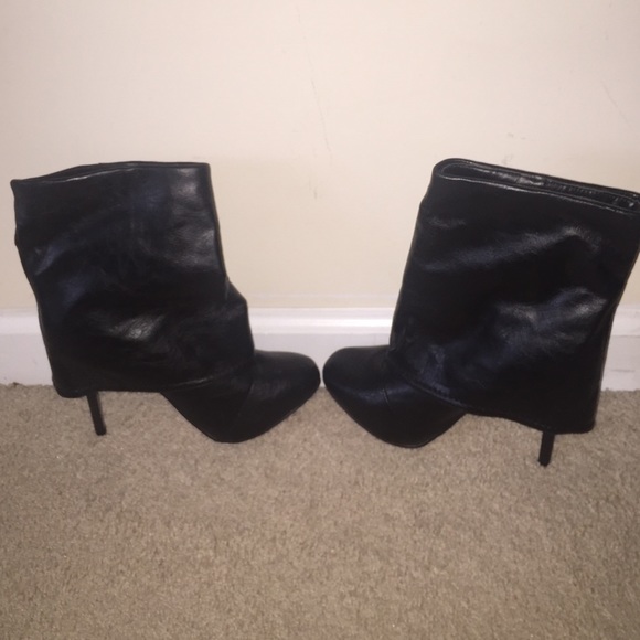 Black leather ankle booty - Picture 2 of 4