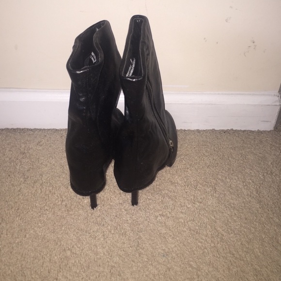 Black leather ankle booty - Picture 3 of 4