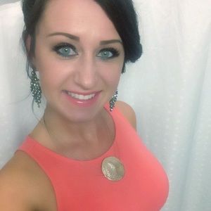 Meet your Posher, Danielle