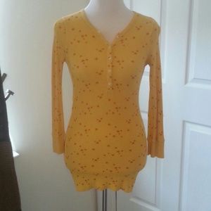 SPLENDID Yellow Shirt W Orange Stars.