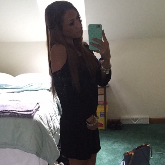 Black Lace open shoulder dress - Picture 2 of 2