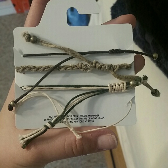 Aeropostale bracelets - Picture 2 of 2