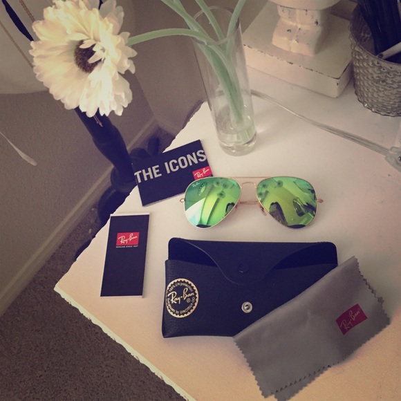 AUTH Ray-Ban Mirrored Aviator Sunglasses